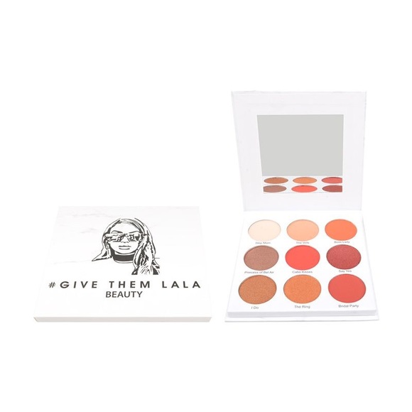 New GIVE THEM LALA BEAUTY, The Grown Woman Palette - Picture 1 of 3